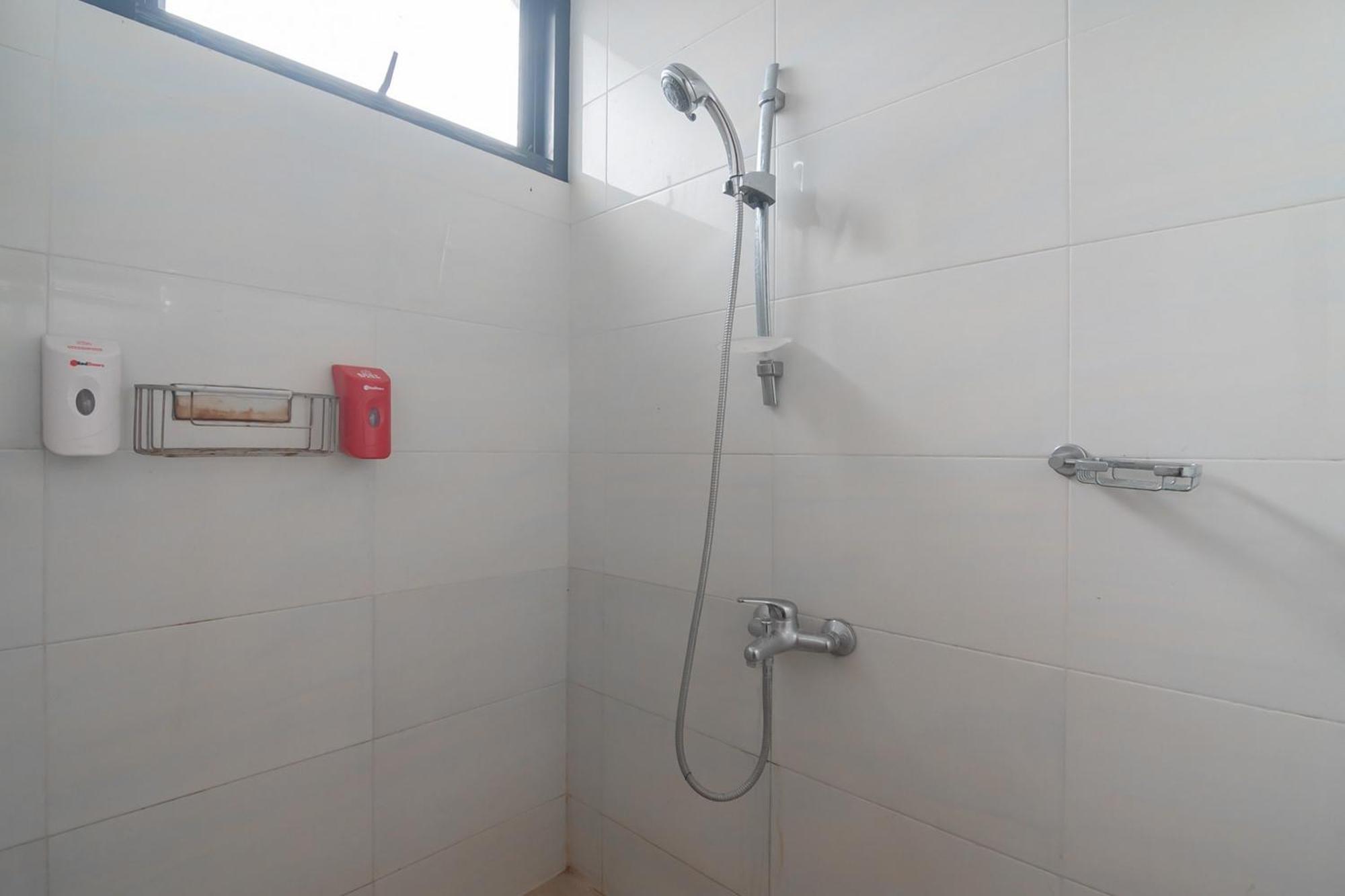 Reddoorz Near Sukabumi Station 2 Ξενοδοχείο Εξωτερικό φωτογραφία