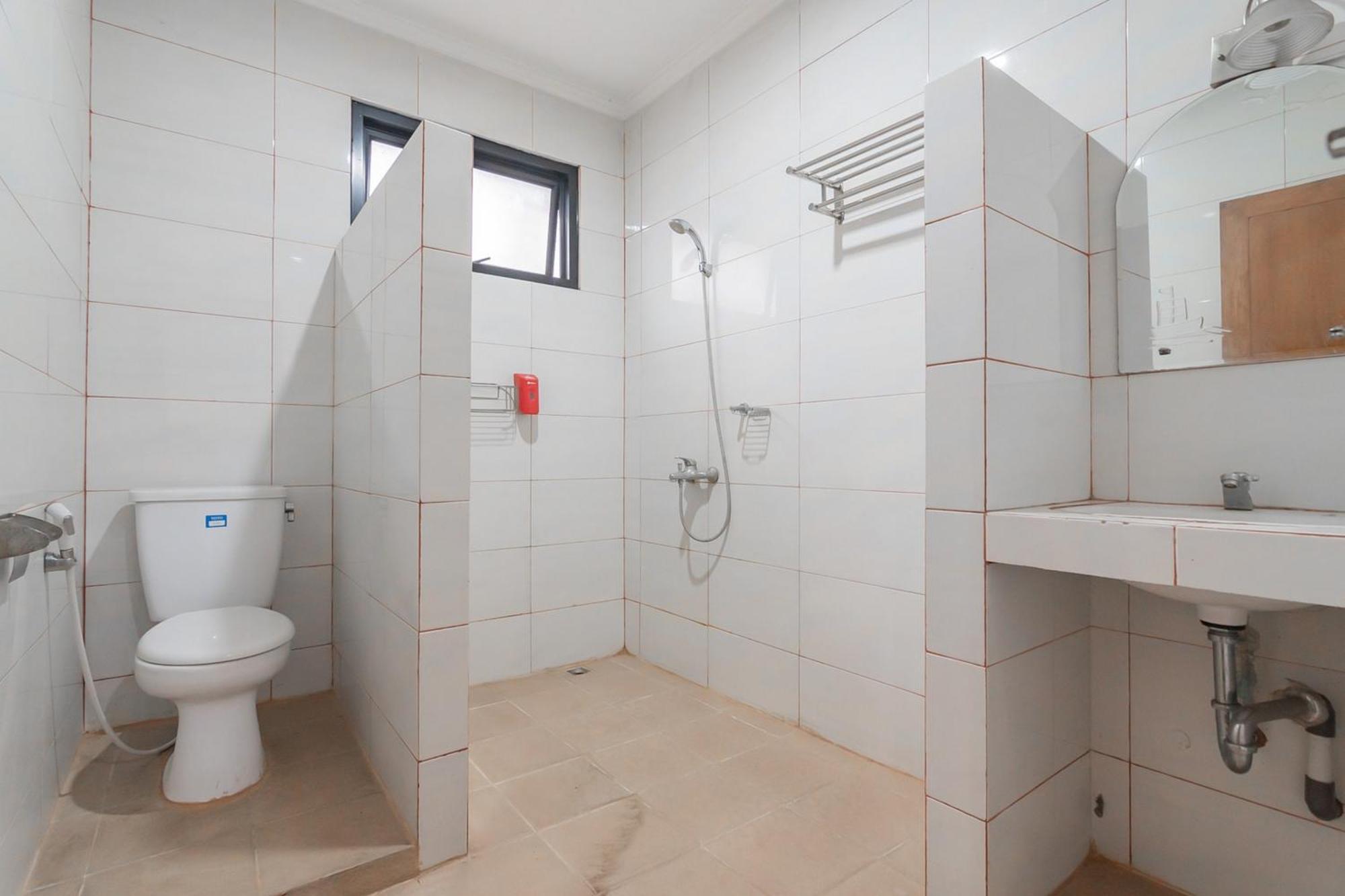 Reddoorz Near Sukabumi Station 2 Ξενοδοχείο Εξωτερικό φωτογραφία